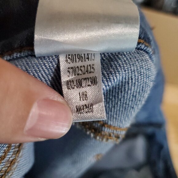 Chicos Jeans Women’s Size 2 US 12 Blue Wide Leg Crop Button Fly Frayed Hem - Picture 6 of 13